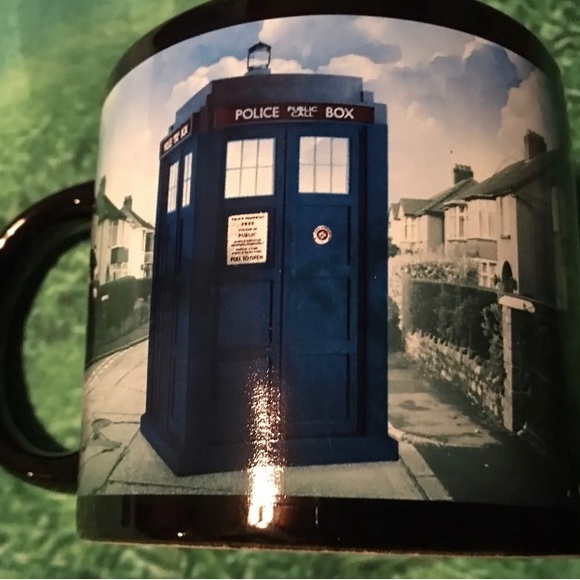 Disappearing Tardis Coffee Mug Tea BBC Dr. Who Cup Ceramic Collector’s Item! - Picture 2 of 9